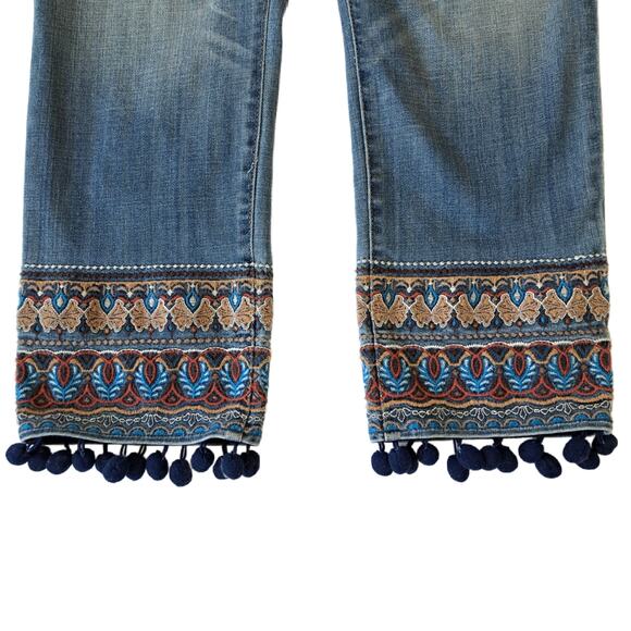 CHICOS SO Slimming Girlfriend Crop Embroidered Pompom Jeans Size .5 / 6 - Picture 2 of 7